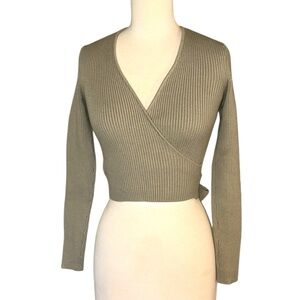 ZARA light green ribbed v neck long sleeve with tie in women’s medium